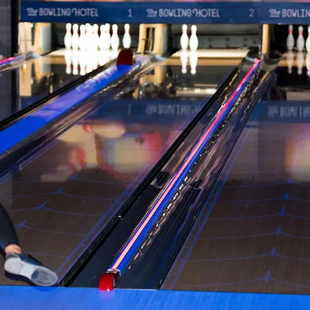 Отель The Bowling