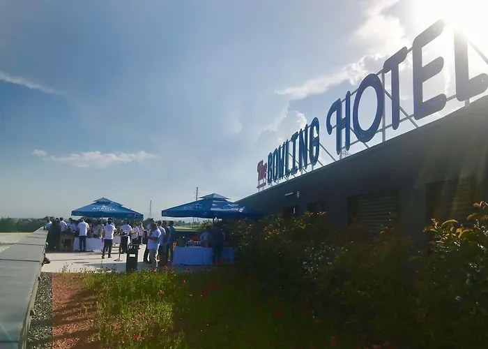 The Bowling Hotel 3*